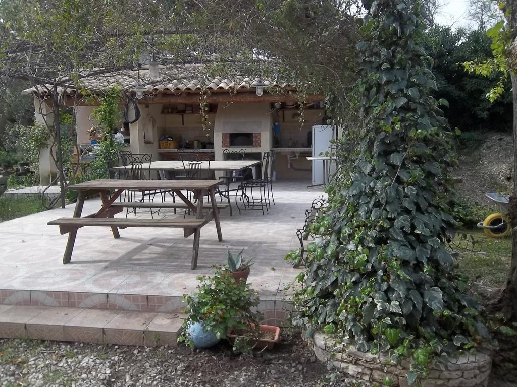B&B Le Petit Frigouyé Rochefort-du-Gard Extérieur photo